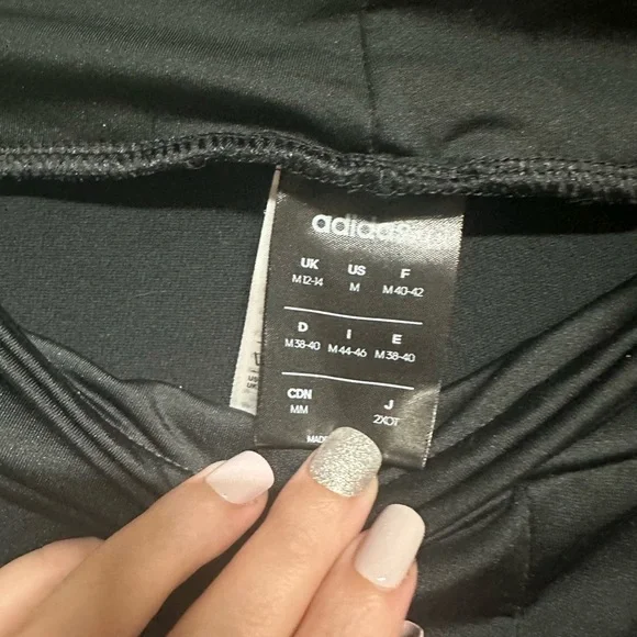 Adidas leggings Women’s Size Medium - Picture 2 of 3